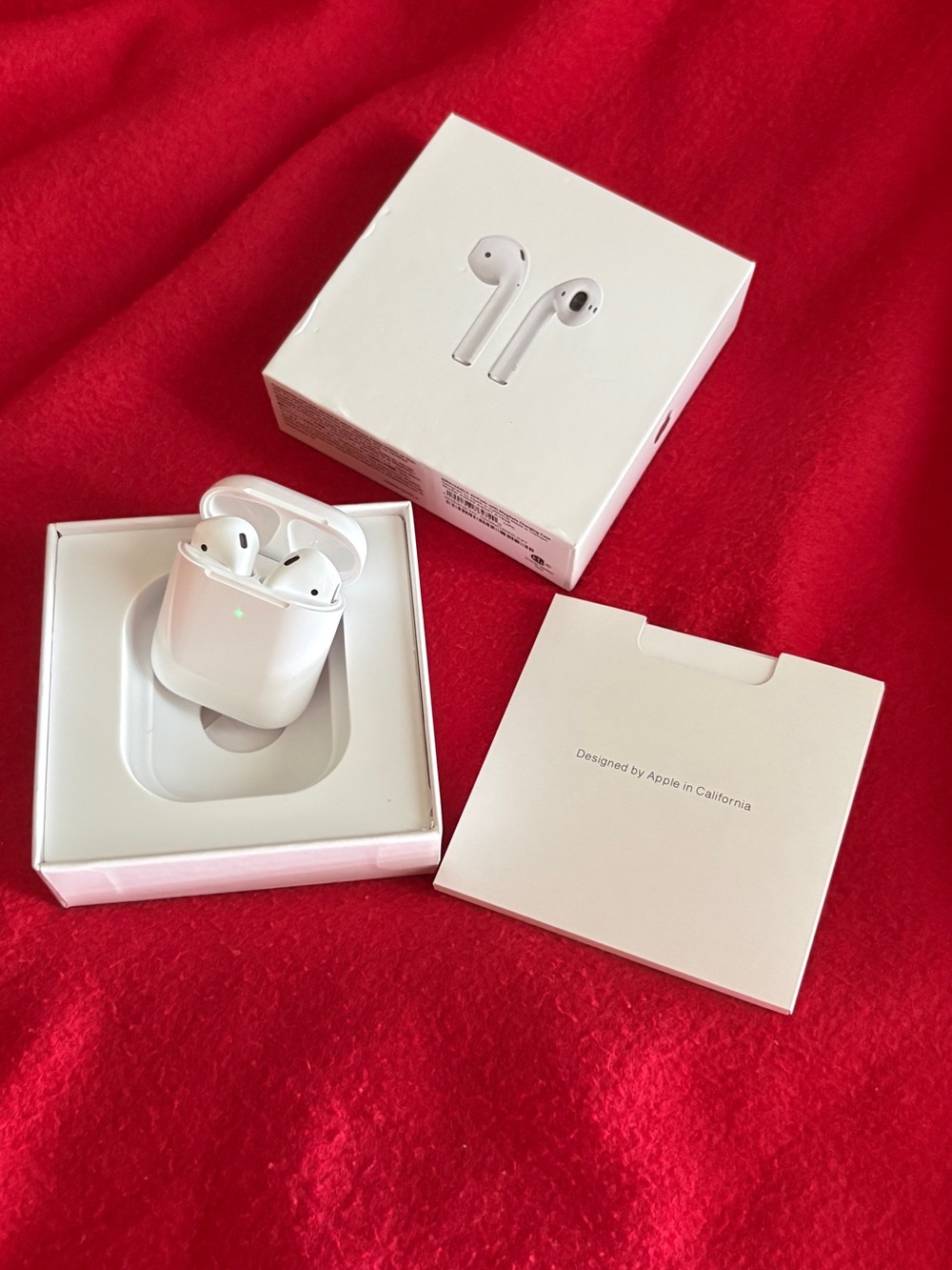 Apple Airpods 2nd generation with Charging Case